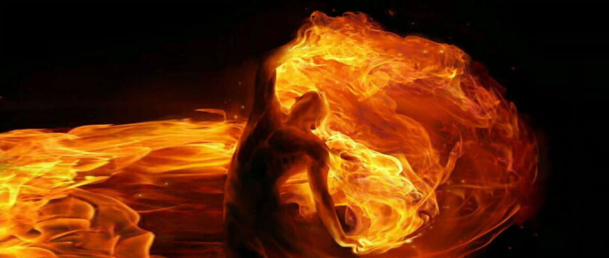 Tanzender Mann in Flammen